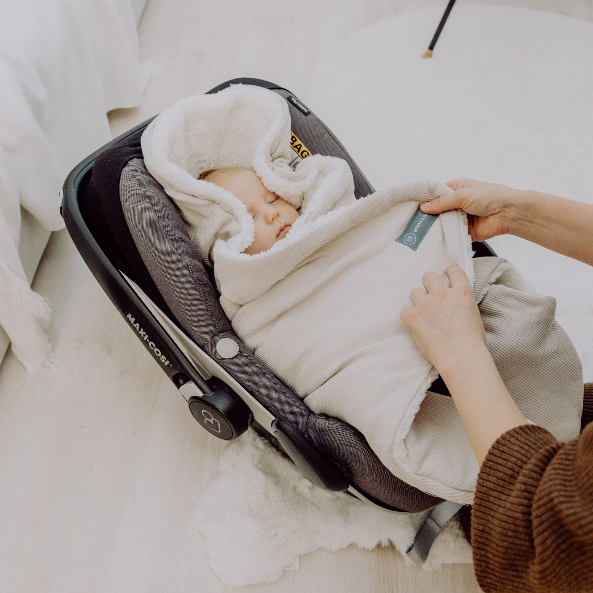 Omslagdoek met voetjes | Essential Beige