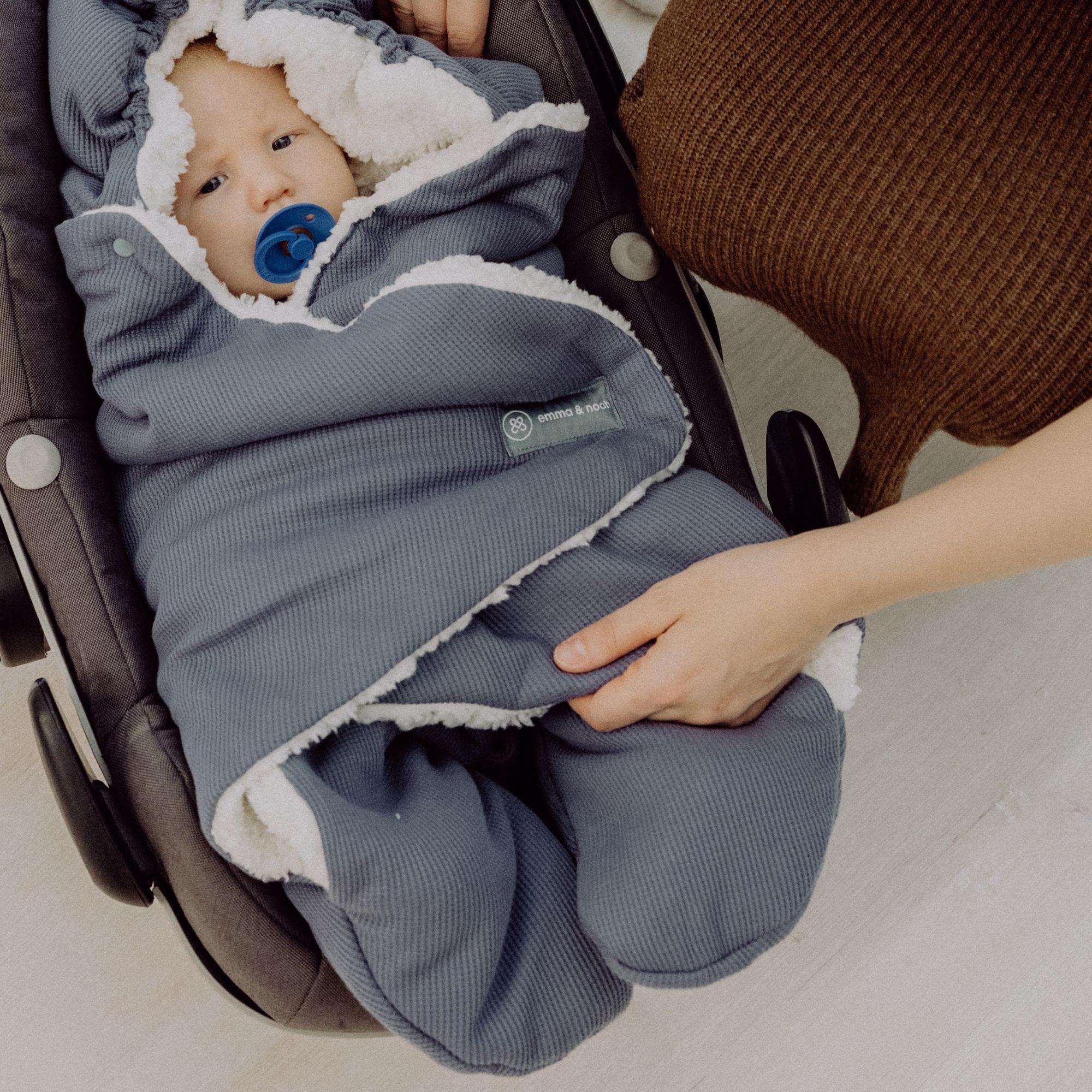 Omslagdoek met voetjes | Essential Blauw