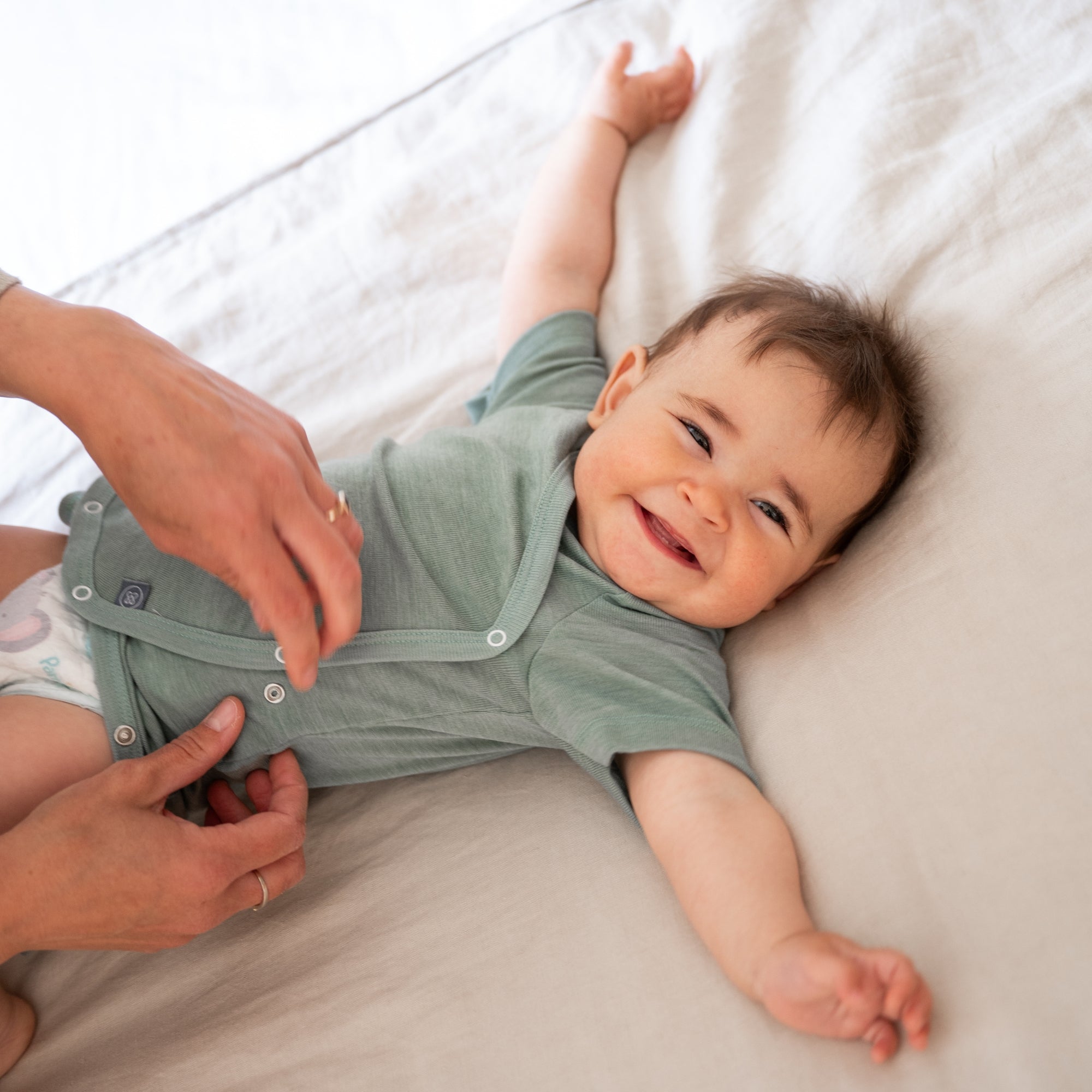 Wol-zijde Wikkelromper met korte mouwen | Essential Mint